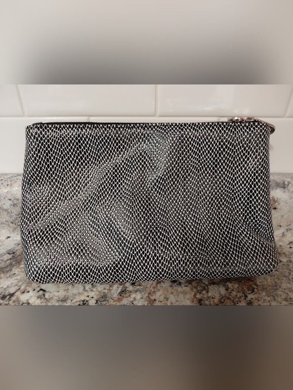 MOR See Through Black and White Makeup/Toiletry Bag Pouch - Picture 3 of 11